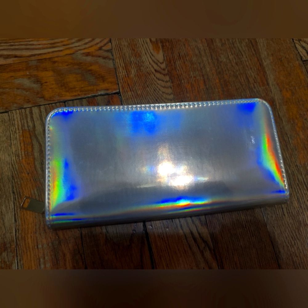 Holographic wallet